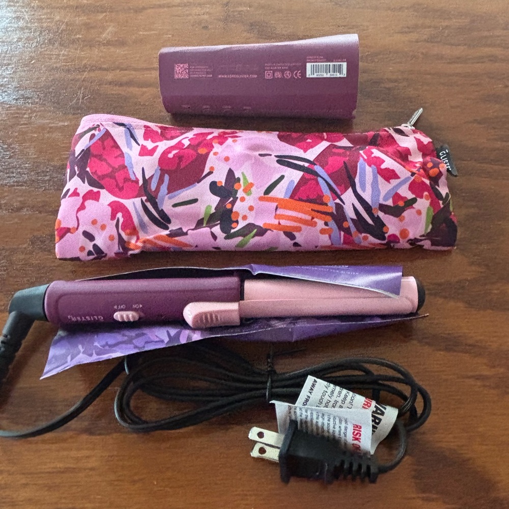 💁🏼‍♀️Glister Mini Curls Travel Curling Wand with Pouch - Picture 8 of 8